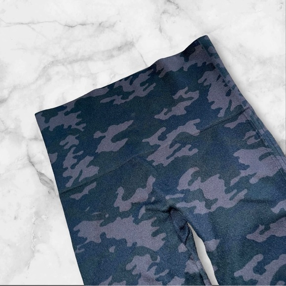 Spanx By Sara Blakely Leggings‎ CAMO Black Grey Women’s Size Medium NYLON - Picture 1 of 5